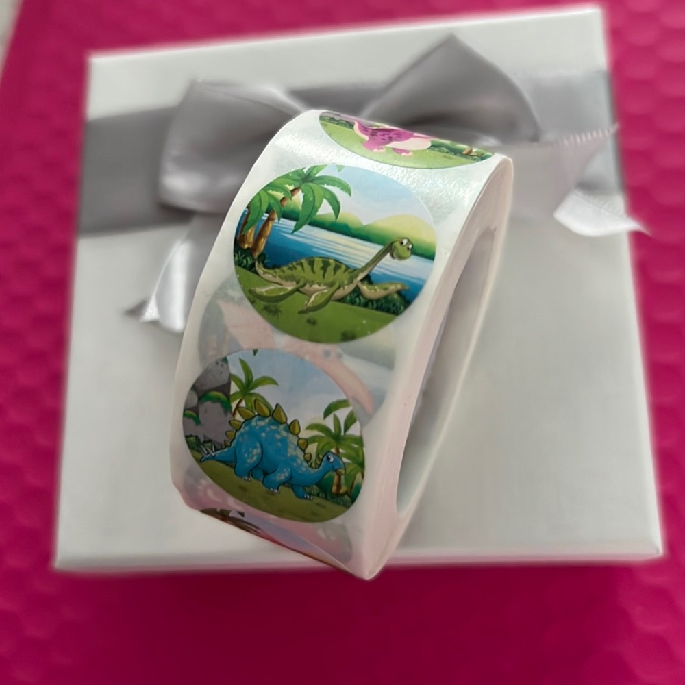 500 pcs Dinosaur Stickers 1" inch (6 Designs)